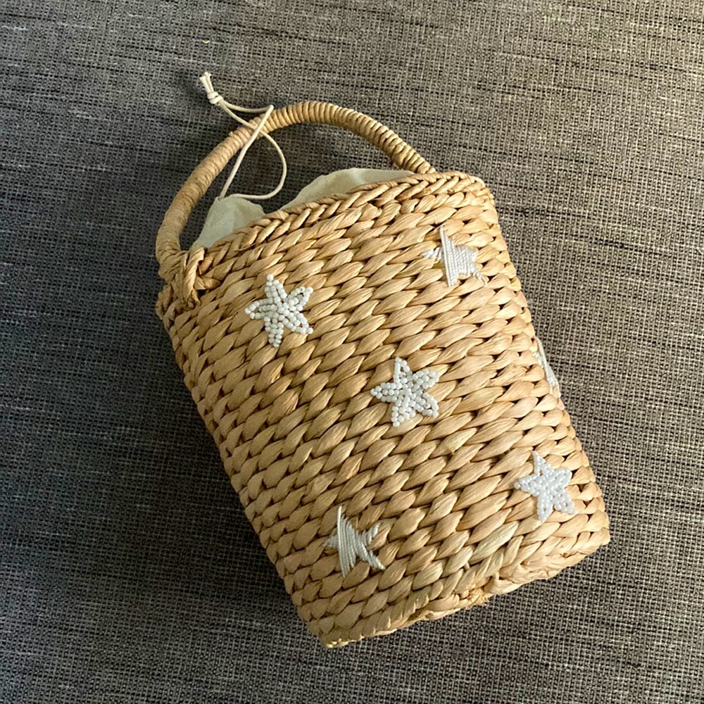 NWT LF Woven straw bucket bag Pearl beads